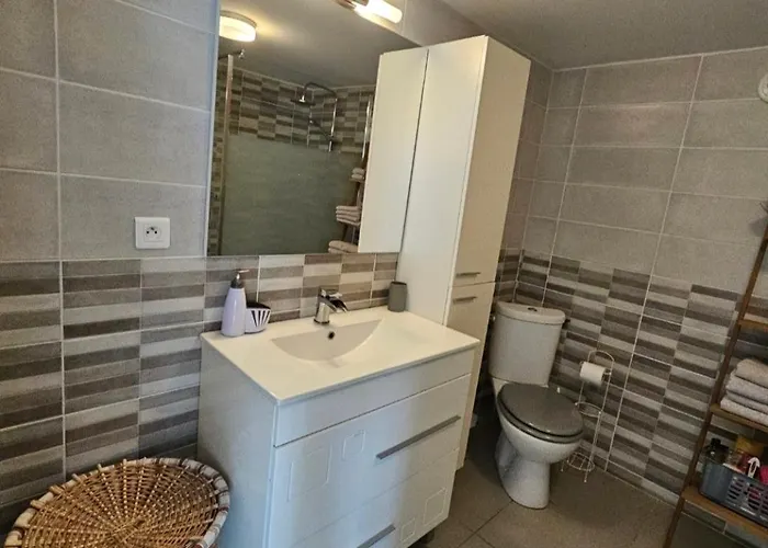 La Jarre Du Medoc * Pauillac